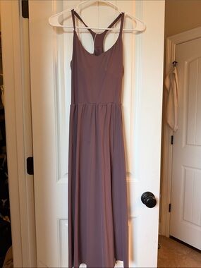 Halara Women's Mauve dress. Softlyzero. NWT. W/ pockets and knee-high slit
